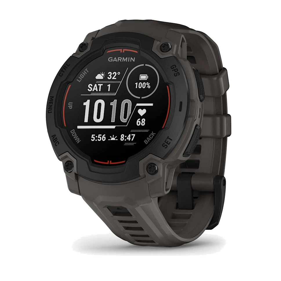 Szary zegarek Garmin z czarną ramką wyświetla czas i dane zdrowotne. Pasek jest również szary.