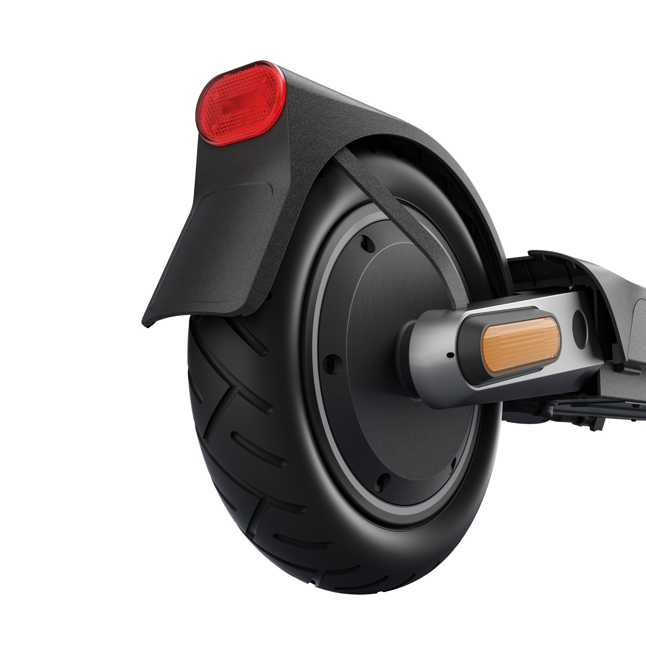 E-Scooter-Rad, schwarzer Reifen, Kotflügel, Rücklicht und Seitenreflektor, weißer Hintergrund.