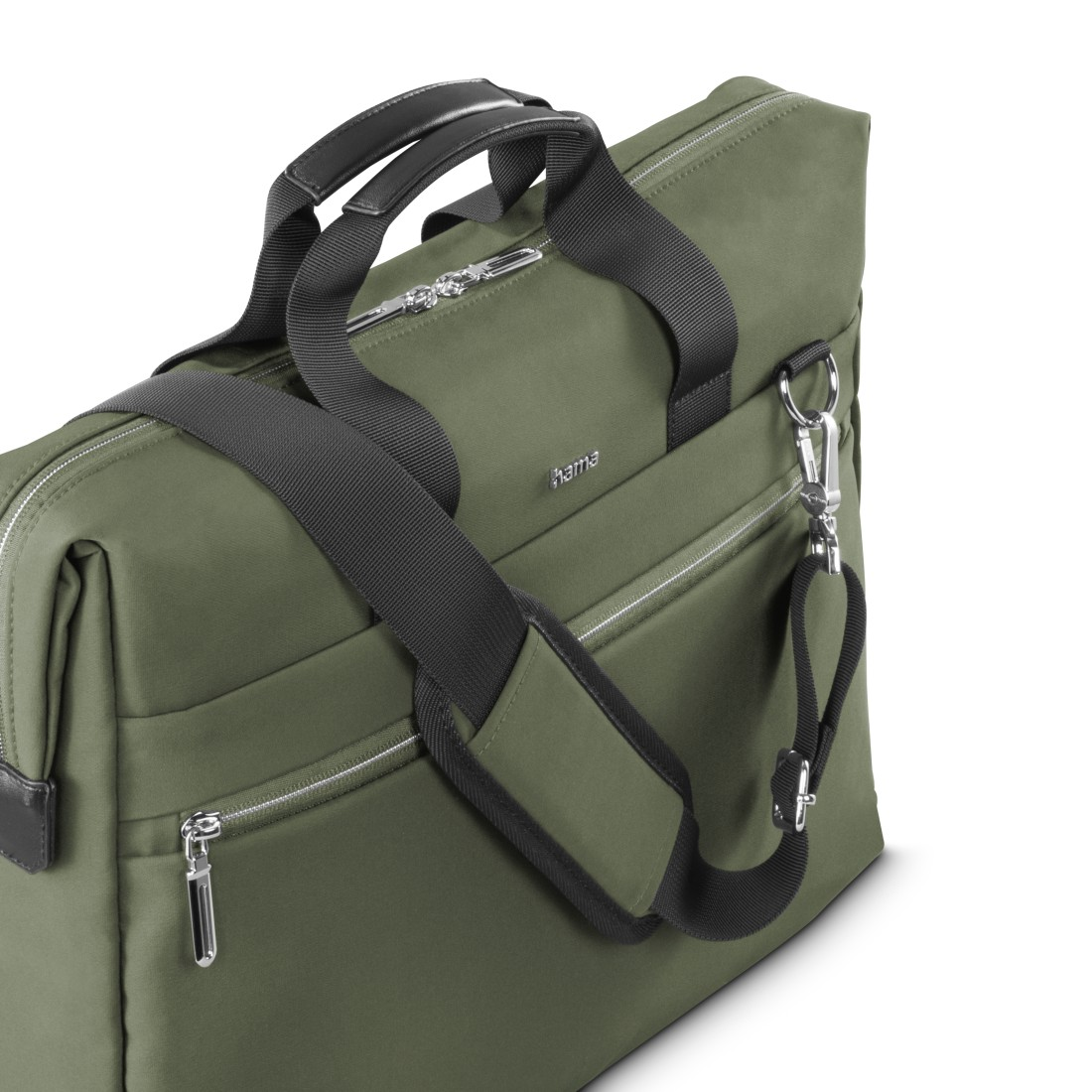 Grüne Tasche mit schwarzen Griffen und Riemen; silberner Reißverschluss und Hama-Logo.