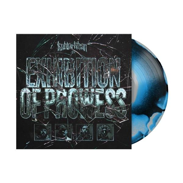 Vinyl-Schallplattencover für Exhibition of Prowess, mit vier Gesichtern und einer blauen Vinyl-Schallplatte.