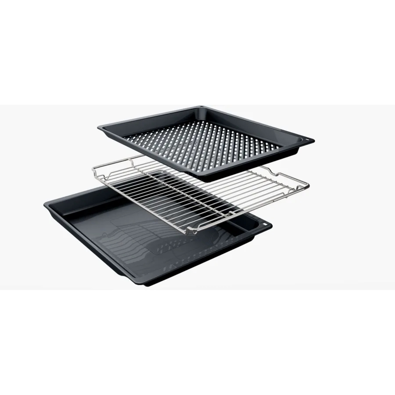 Trois accessoires de four : un plateau perforé, une grille et un plateau plein. Tous sont gris foncé.