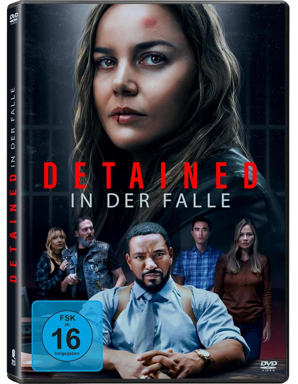 Filmcover: Frau mit blutbeflecktem Gesicht, andere im Hintergrund. Titel: DETAIED IN DER FALLE.