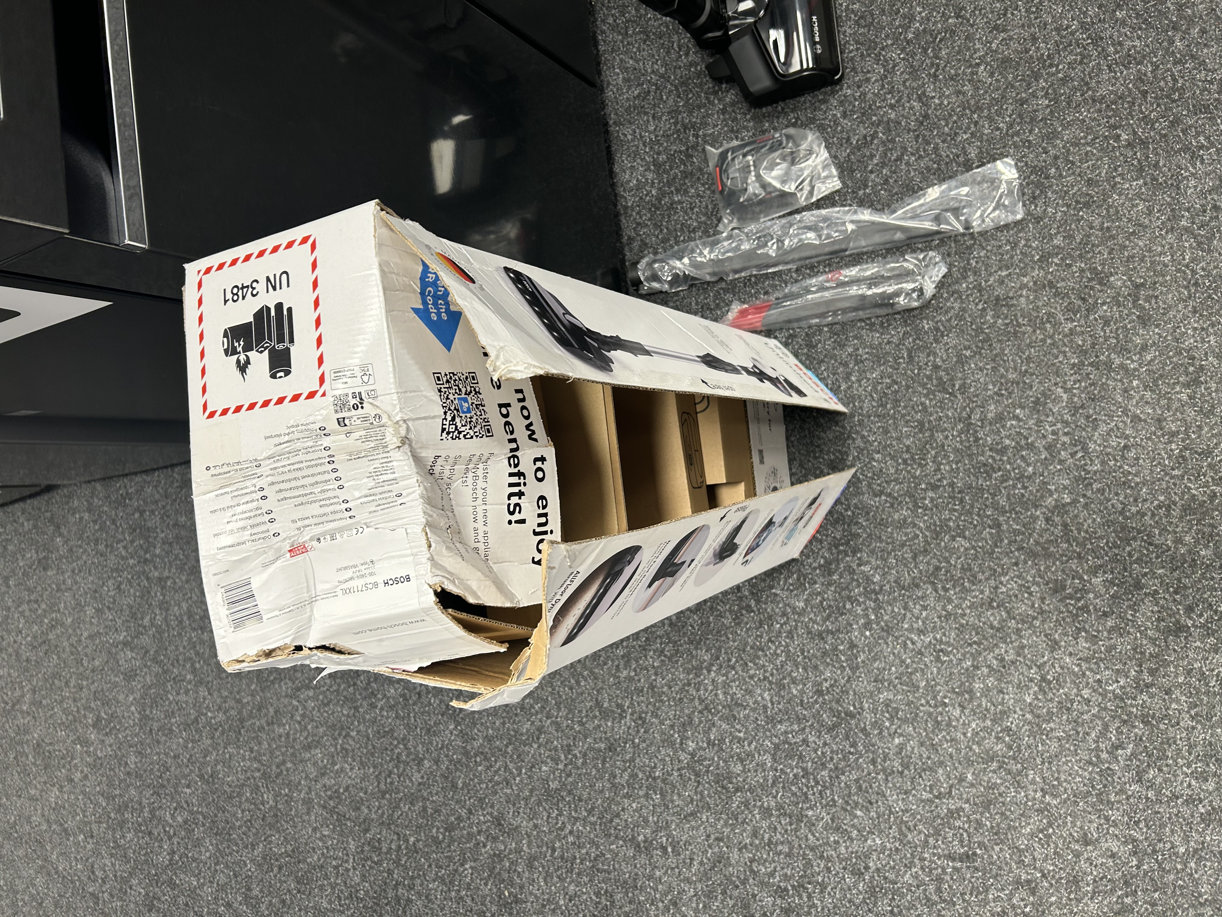 Outlet - Odkurzacz bezprzewodowy BOSCH BCS711XXL Unlimited 7 Biały