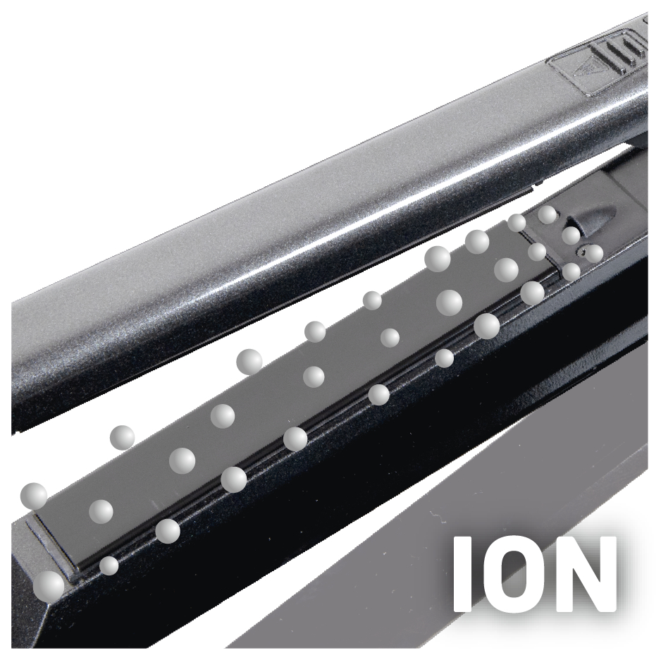Nahaufnahme eines Haarglätters mit dem Wort 'ION' in der Ecke und weißen Blasen, die schweben.