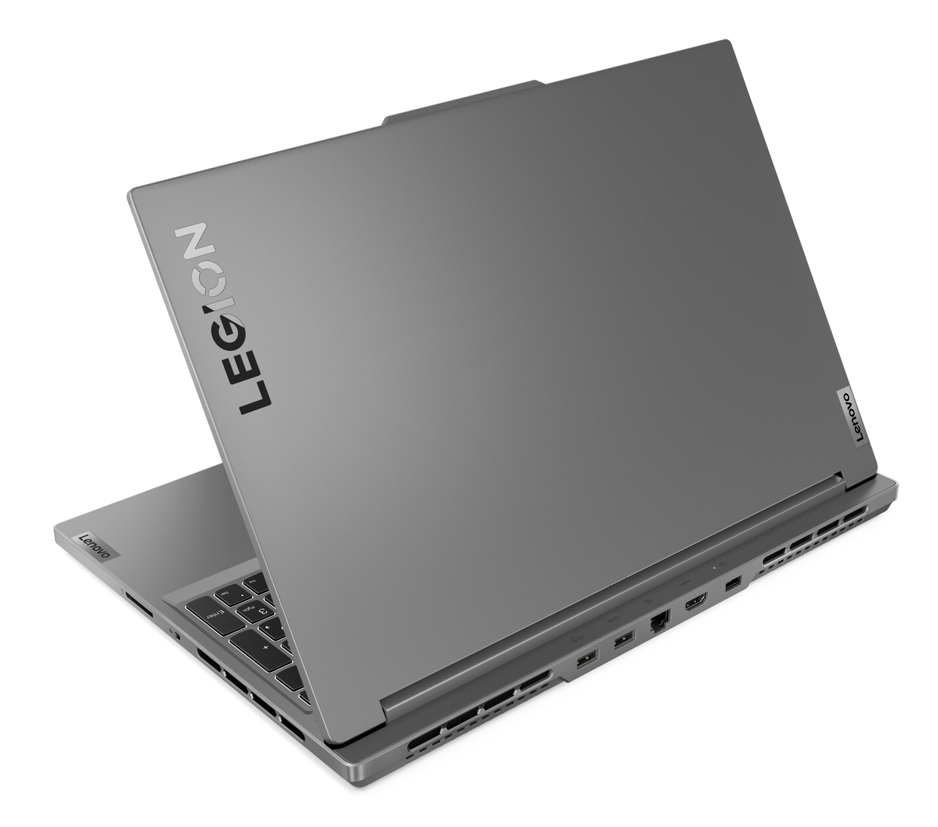 Widok z tyłu laptopa, szary z logo. Laptop jest lekko otwarty.