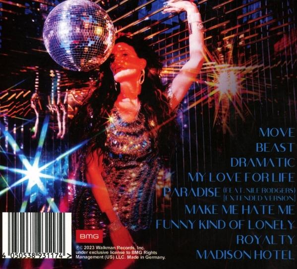CD-Cover mit einer Frau, die eine Discokugel hält. Enthält Songtitel und BMG-Logo. Rote und rosa Farben.