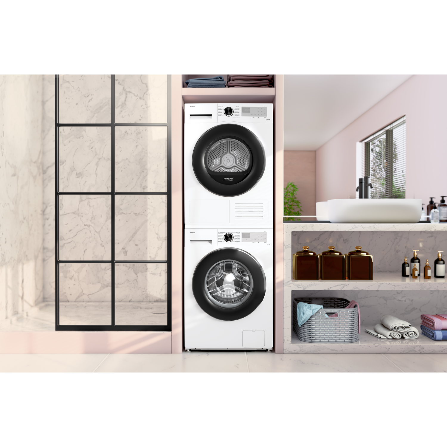 Gestapelde witte wasmachine en droger in een badkamer. De badkamer heeft marmeren muren en planken.