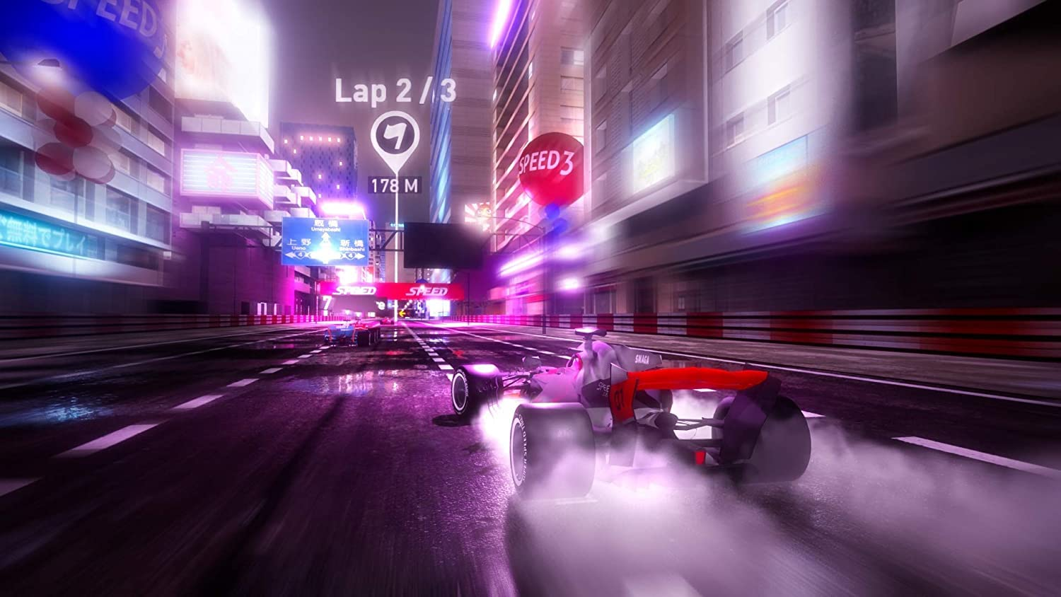 Rennspiel, Autorennen auf einer Strecke in einer Stadt bei Nacht mit Neonlichtern und Werbetafeln.