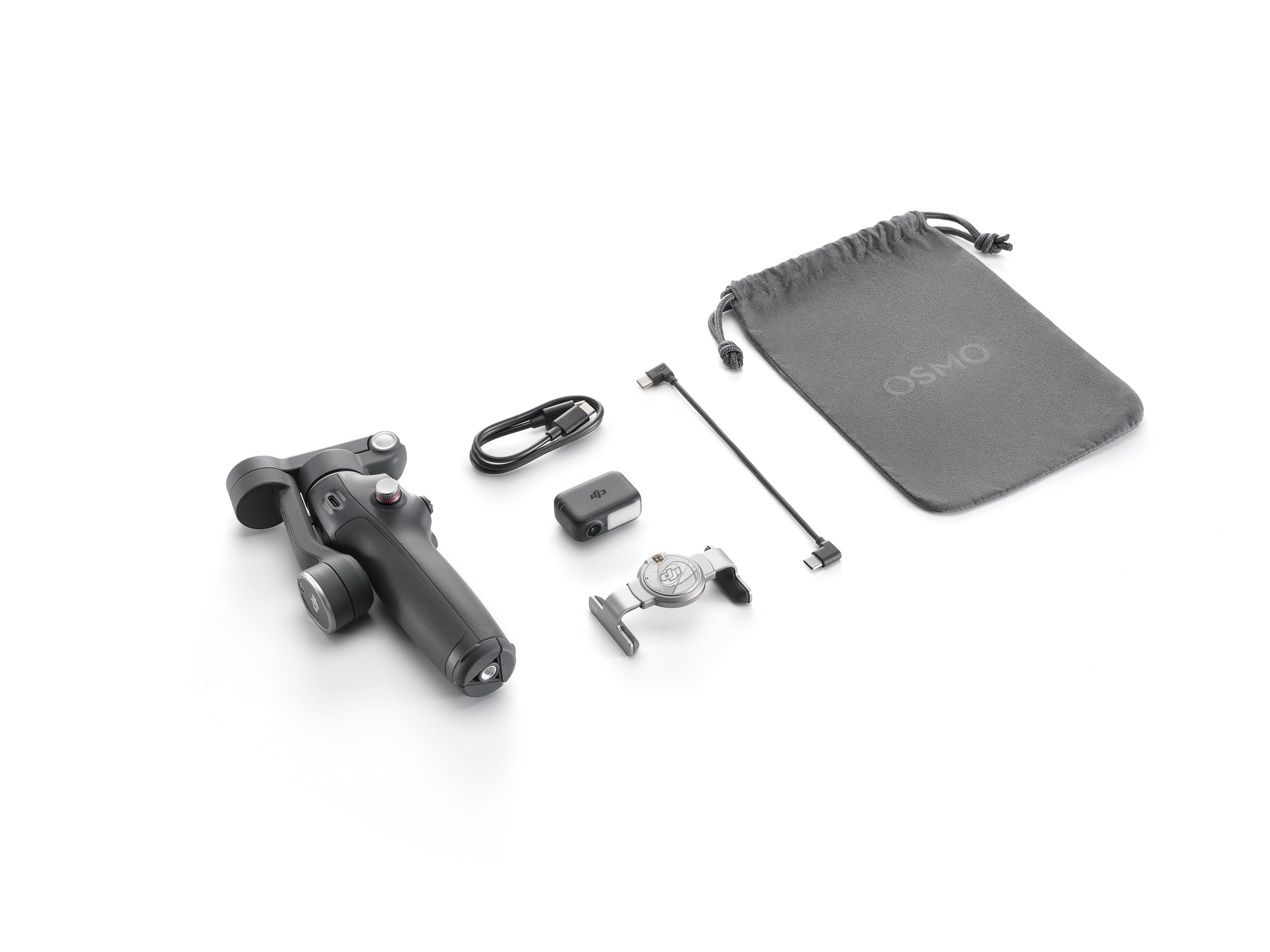 DJI Osmo Mobile Gimbal und Zubehör auf weißem Hintergrund.