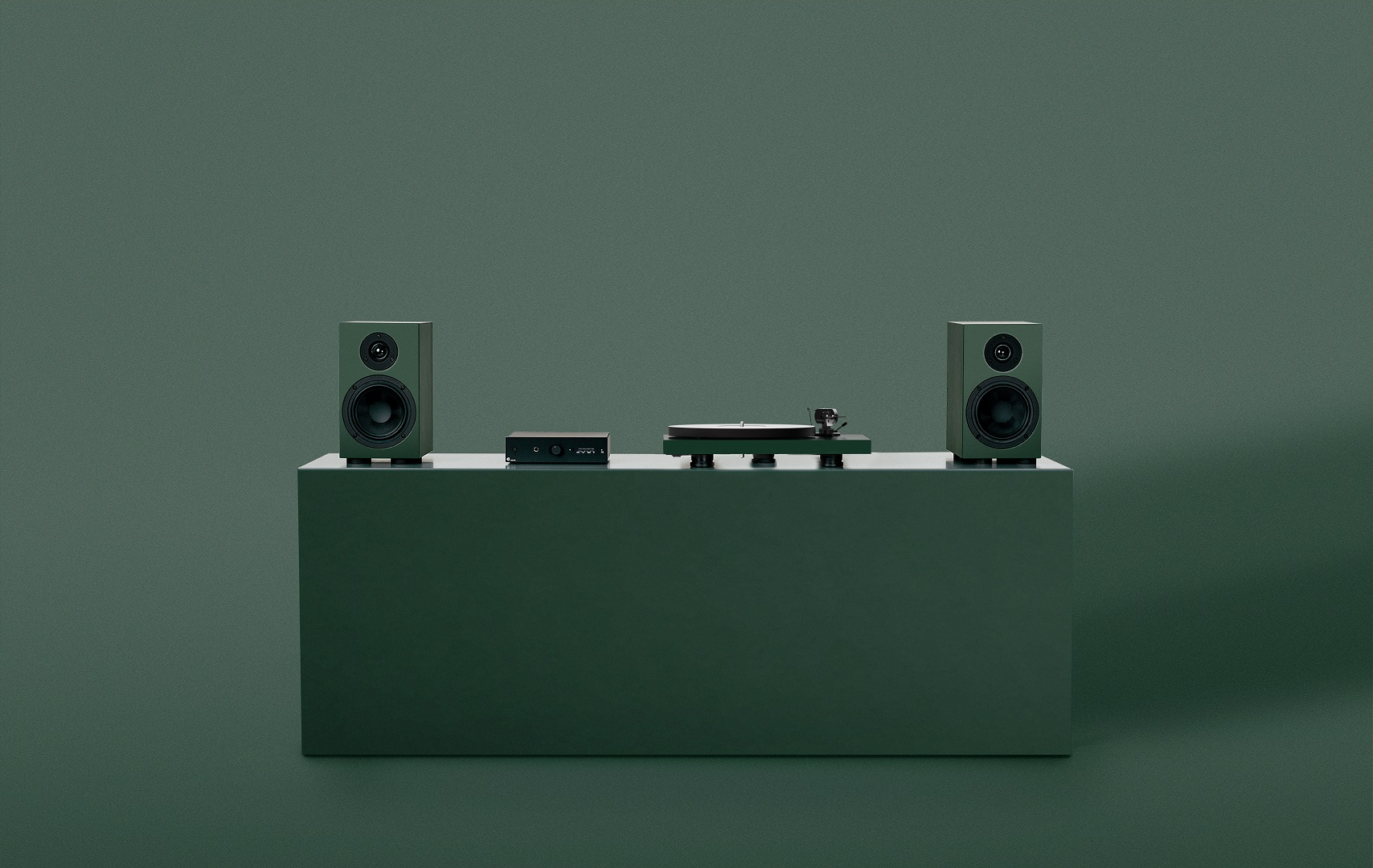 Ein grünes Audio-Setup mit zwei Lautsprechern, einem Plattenspieler, einem Receiver und einer Konsole. Grüner Hintergrund.