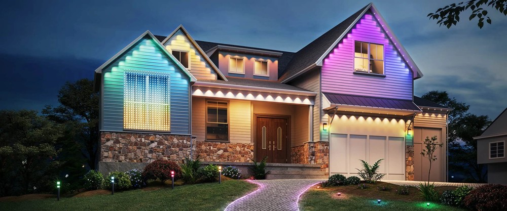 Osoba w słuchawkach patrzy w dal.