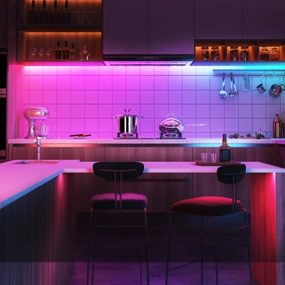 Nowoczesna scena kuchenna z różowym i fioletowym oświetleniem. Dwa stołki przy ladzie.