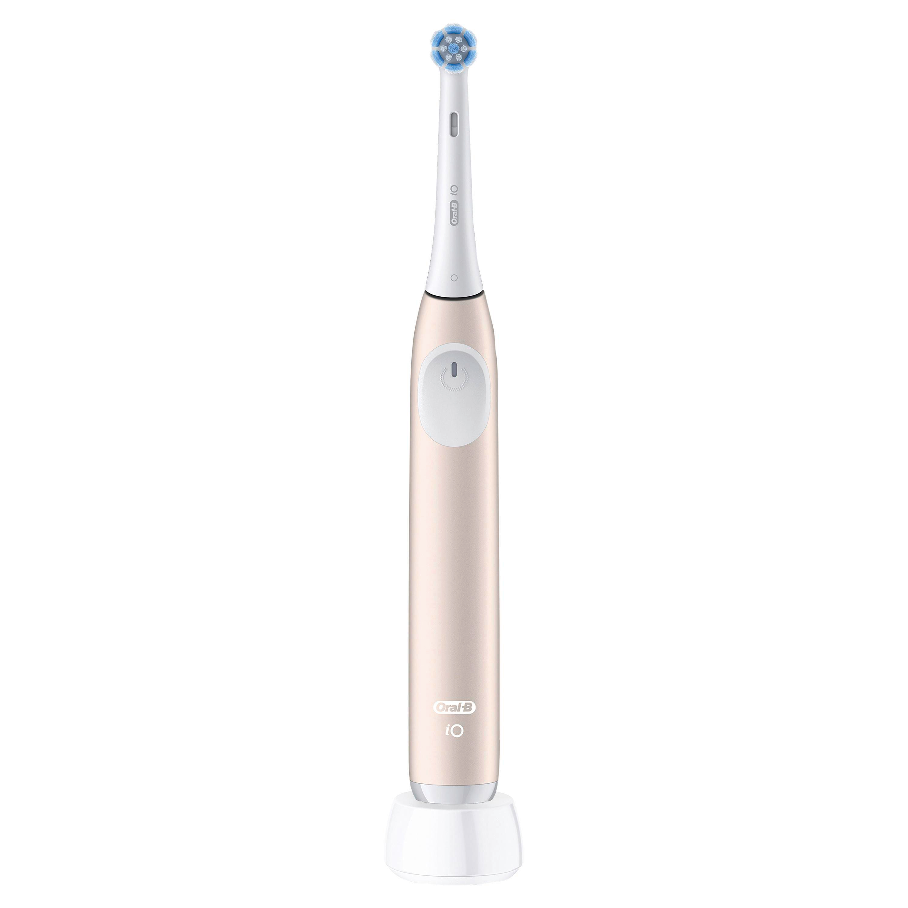 Schwarzer Braun BT3 Trimmer mit Aufsätzen und Reinigungsbürste.