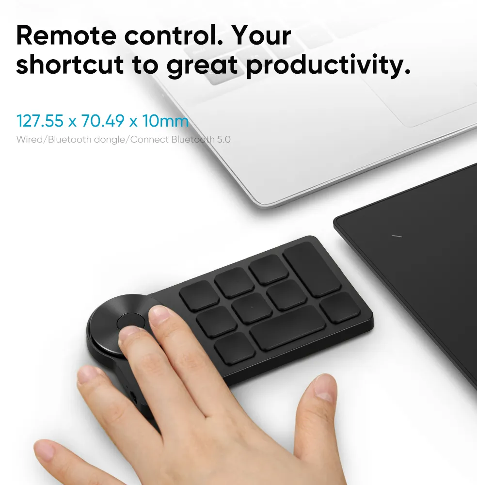 Kéz fekete billentyűzetet használ, háttérben laptop, szöveg: "shortcut to great productivity".
