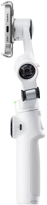 Fehér gimbal stabilizátor, amely egy telefont tart, vezérlőgombokkal, fehér háttér előtt.