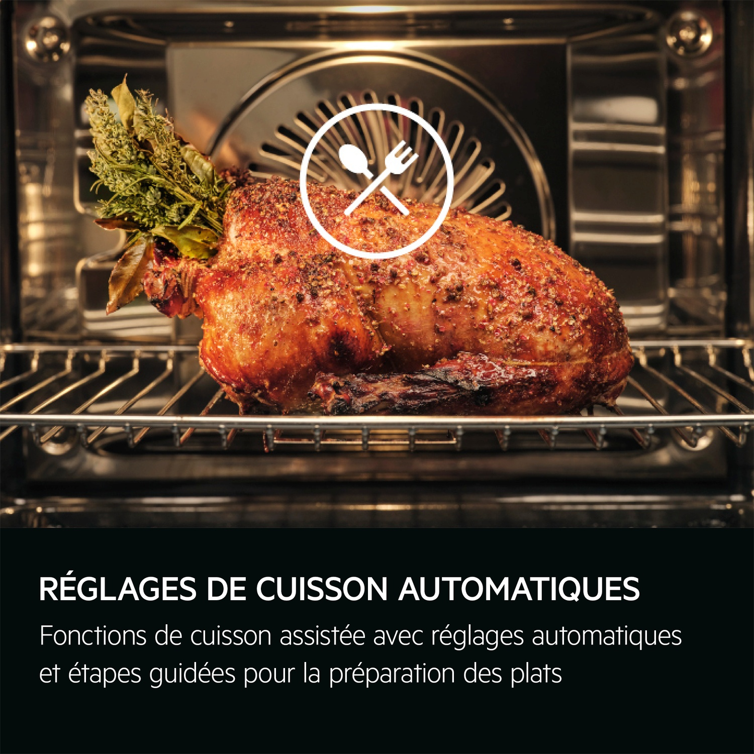 Un poulet rôti à l'intérieur d'un four, avec une icône cuillère et fourchette.