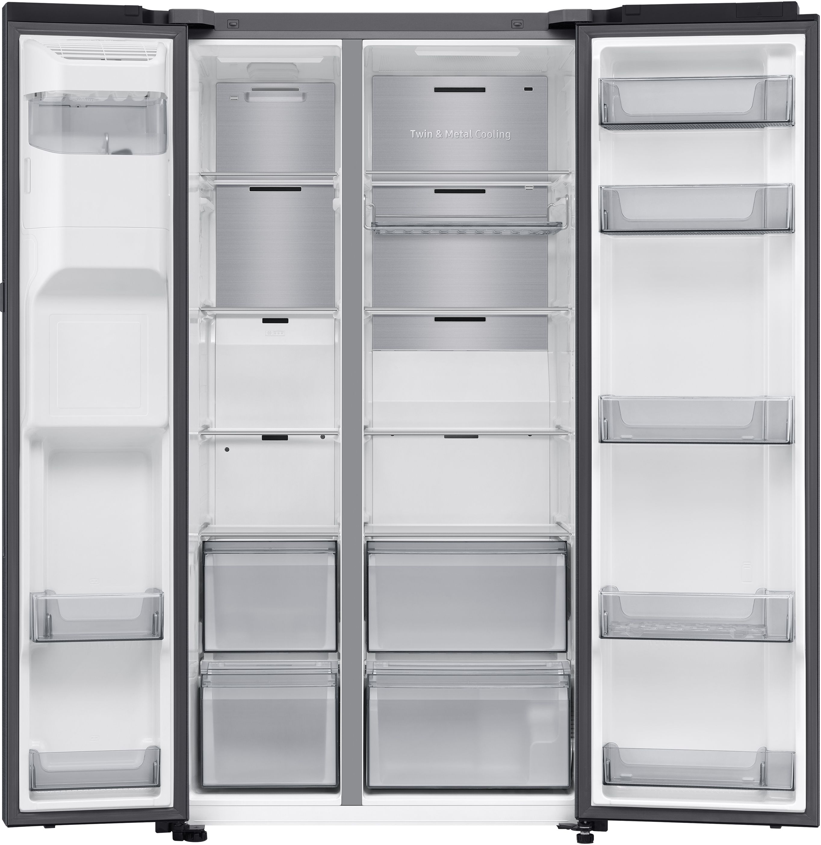 Ein geöffneter Kühlschrank mit vollen Regalen und Schubladen. Graue und transparente Behälter sind sichtbar.