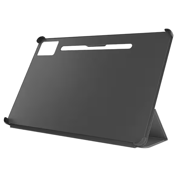 Se muestra una funda negra para tableta, ligeramente inclinada. La funda tiene soporte y ranura para cámara.