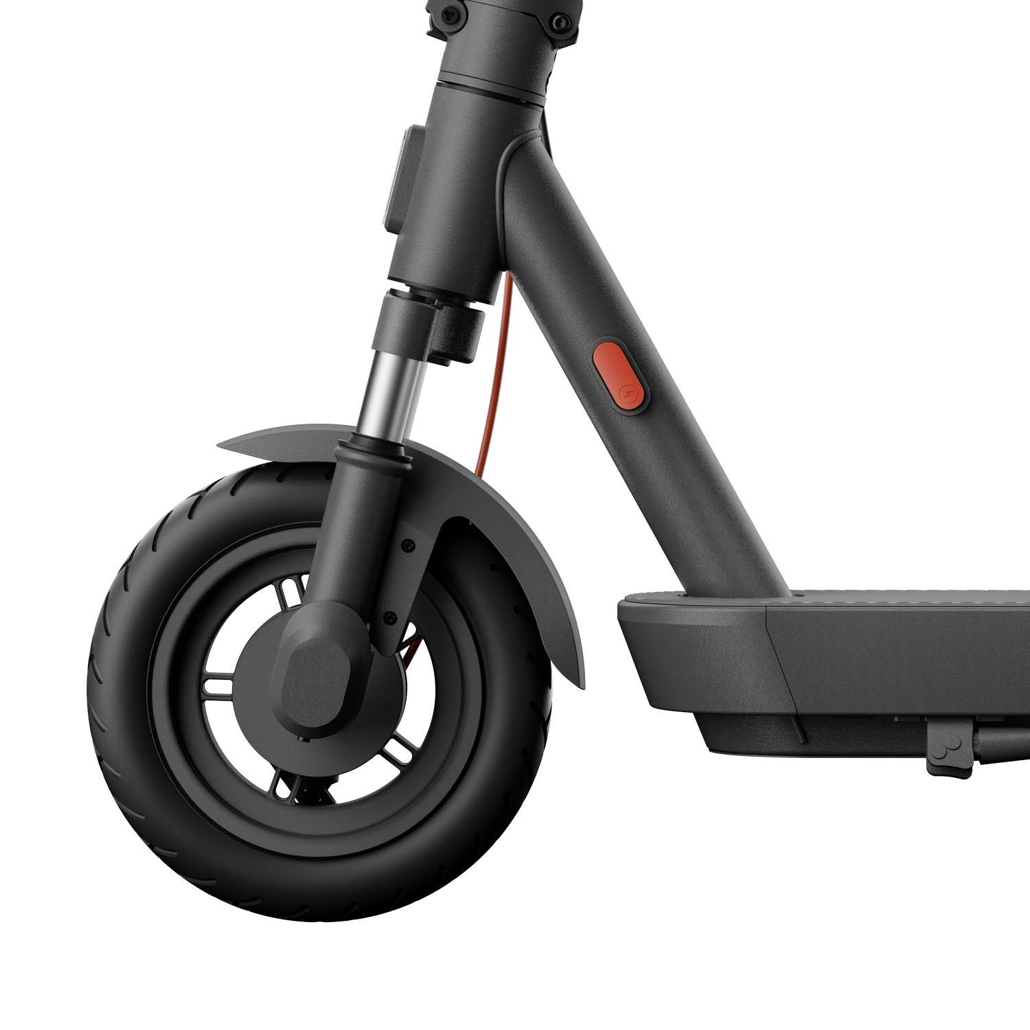 Rueda y guardabarros de patinete negro. El patinete está sobre una superficie negra con botón rojo.