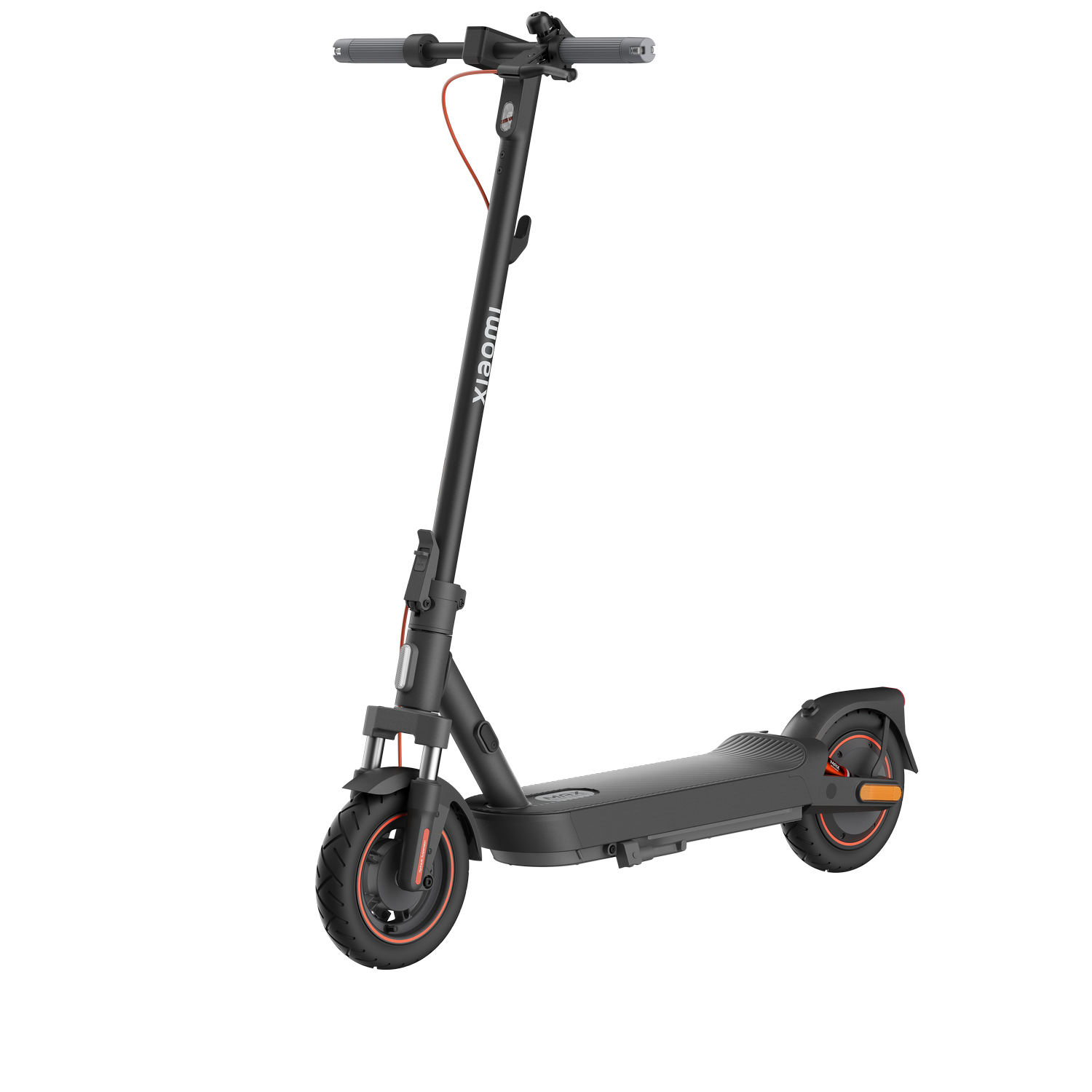 Scooter eléctrico negro con detalles en rojo, sobre un fondo negro. Muestra la vista completa del scooter.