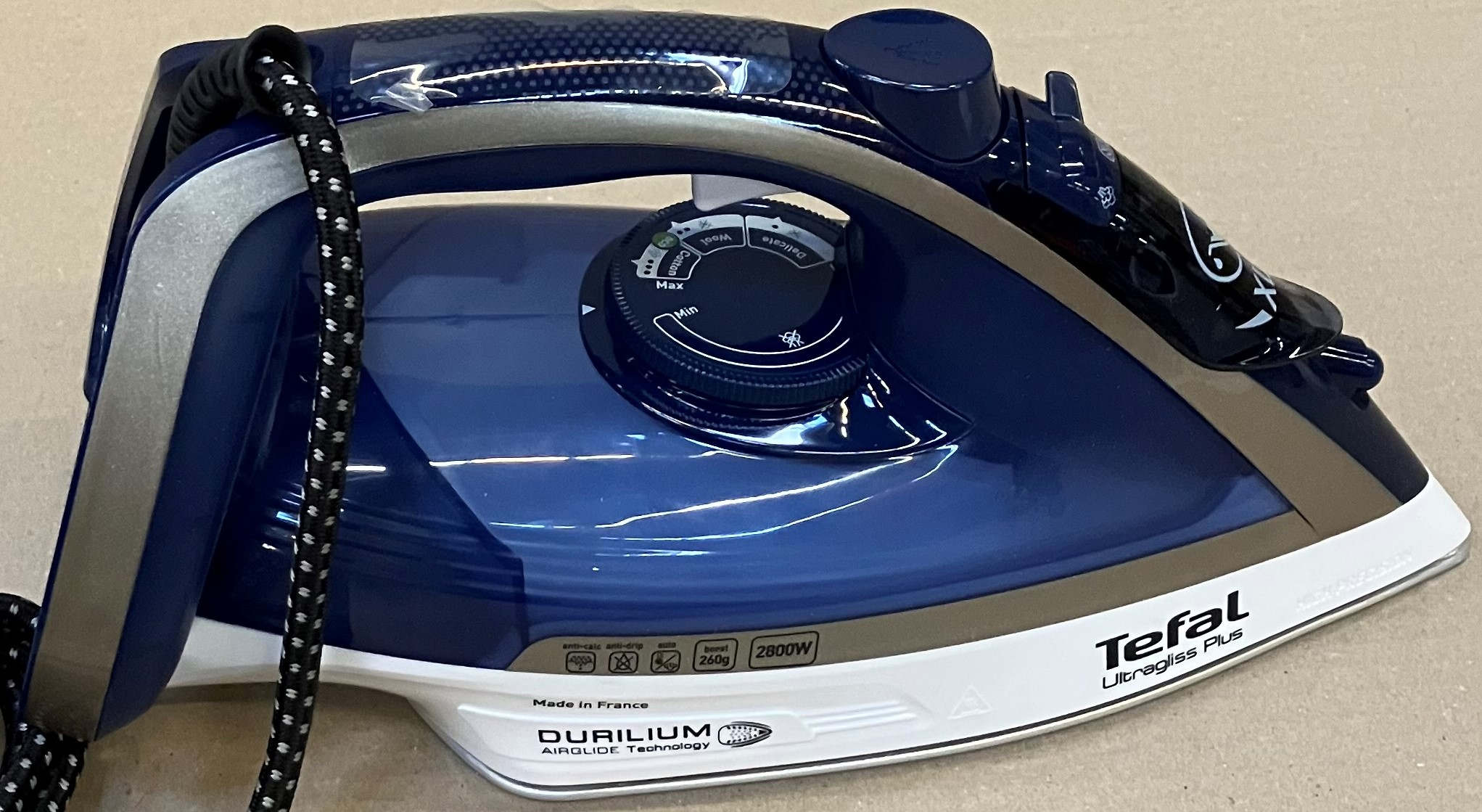 OUTLET - Żelazko TEFAL FV6812 Ultragliss Plus Biało-granatowy