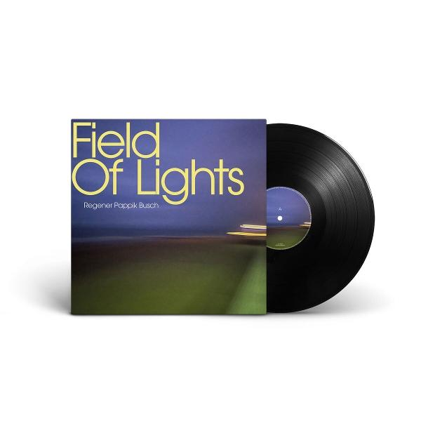 Vinylplattenhülle: 'Field of Lights'. Schwarze Vinylplatte rechts. Weißer Hintergrund.