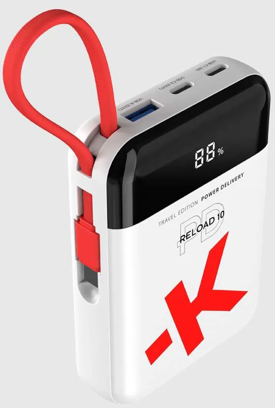 Egy fehér és piros power bank piros pánttal és digitális kijelzővel, ami 98%-ot mutat.