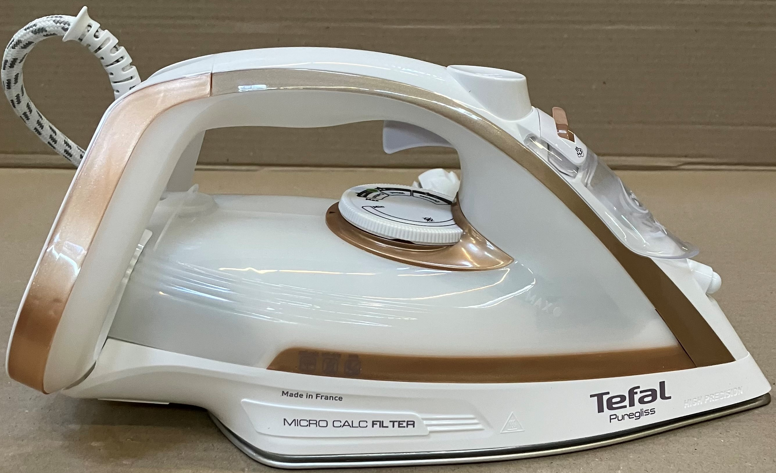 Biała mysz z logo i polskim tekstem.