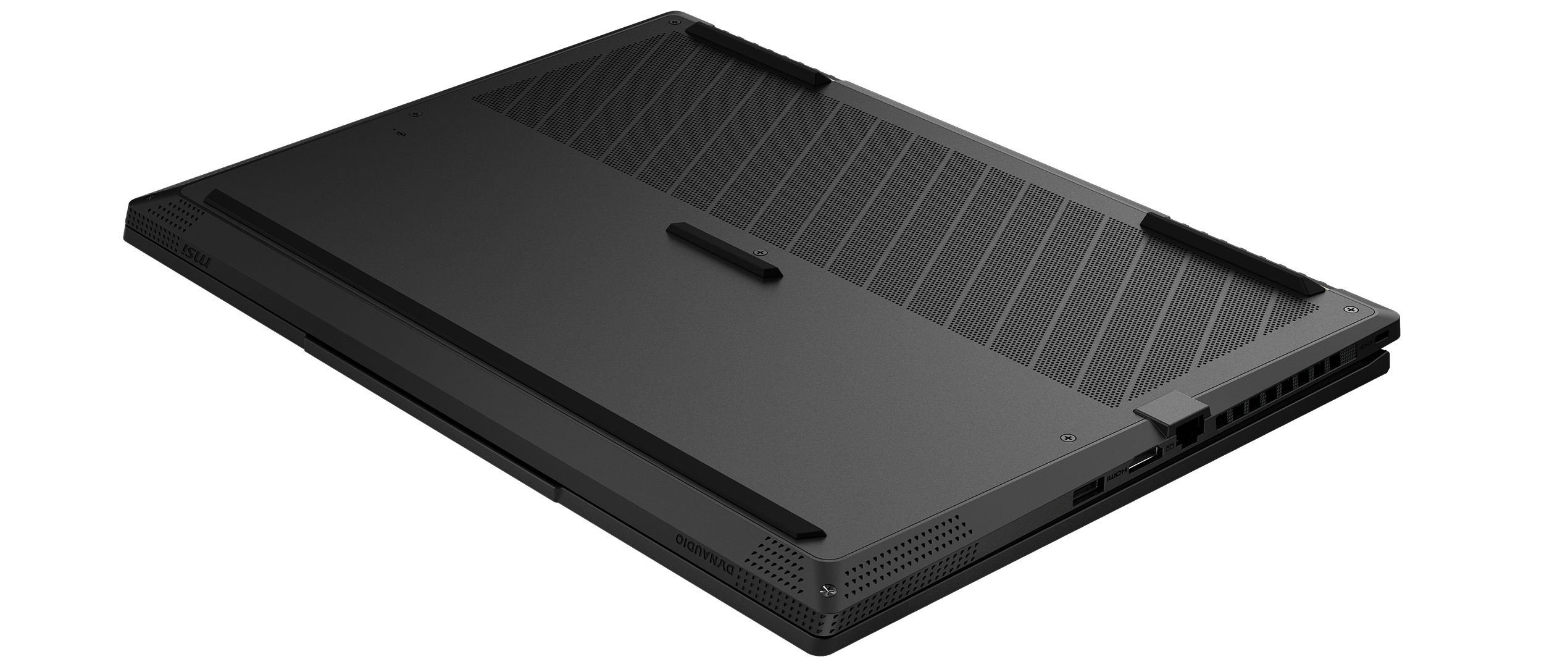 Unterseite eines schwarzen Laptops. Der Boden hat Lüftungsschlitze und Gummifüße. Es gibt Anschlüsse.