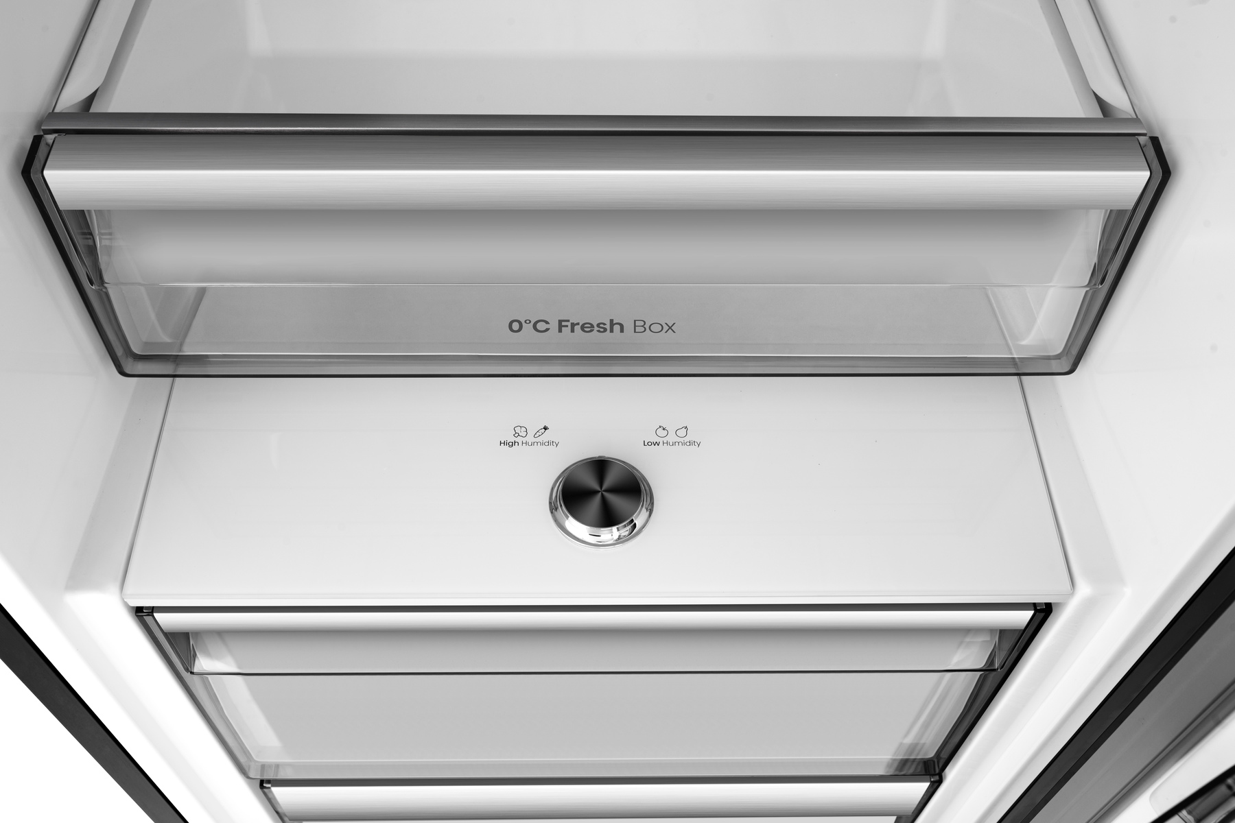 Hűtőszekrény belseje, 0°C Fresh Box-szal és két átlátszó fiókkal.
