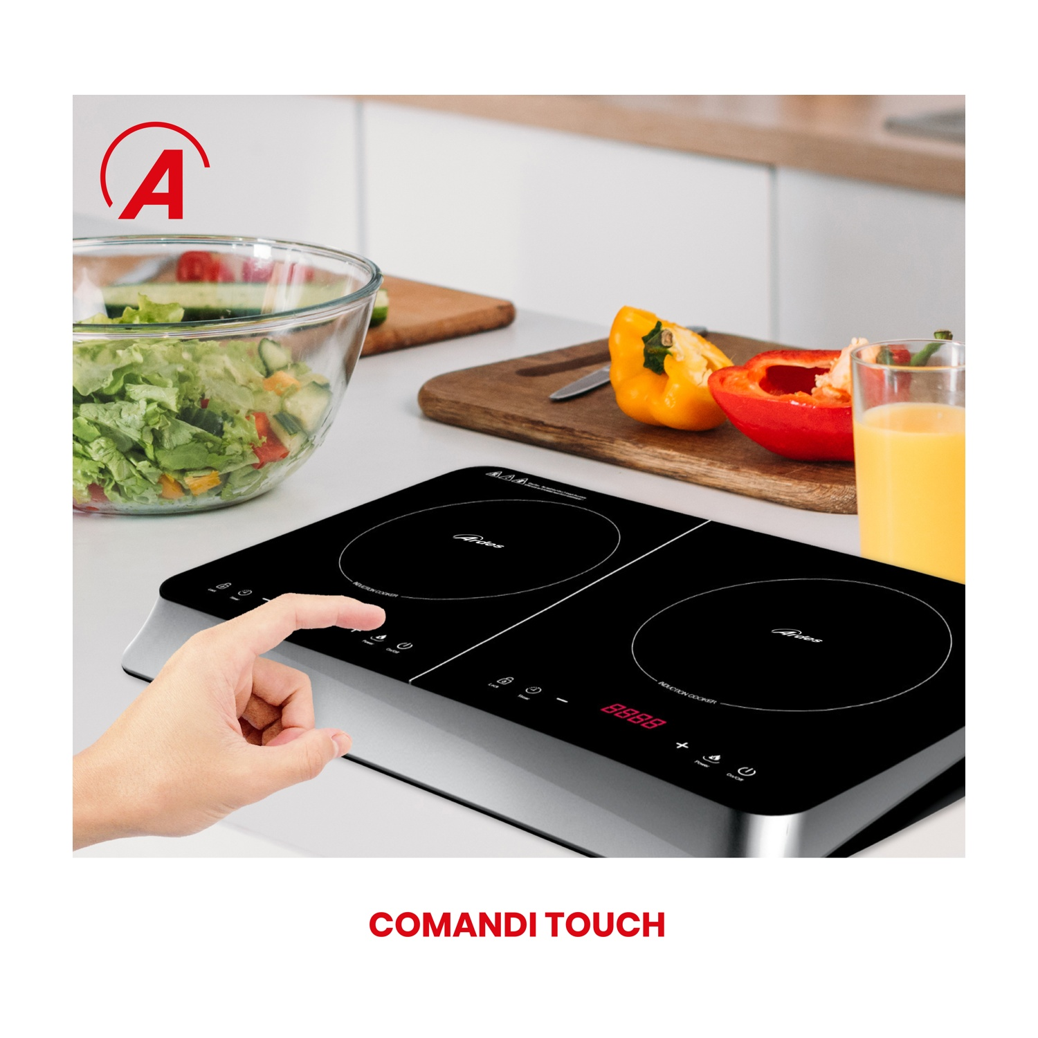 Piano cottura a induzione nero con due fuochi. Mano tocca un controllo, testo: 'Comandi Touch'.