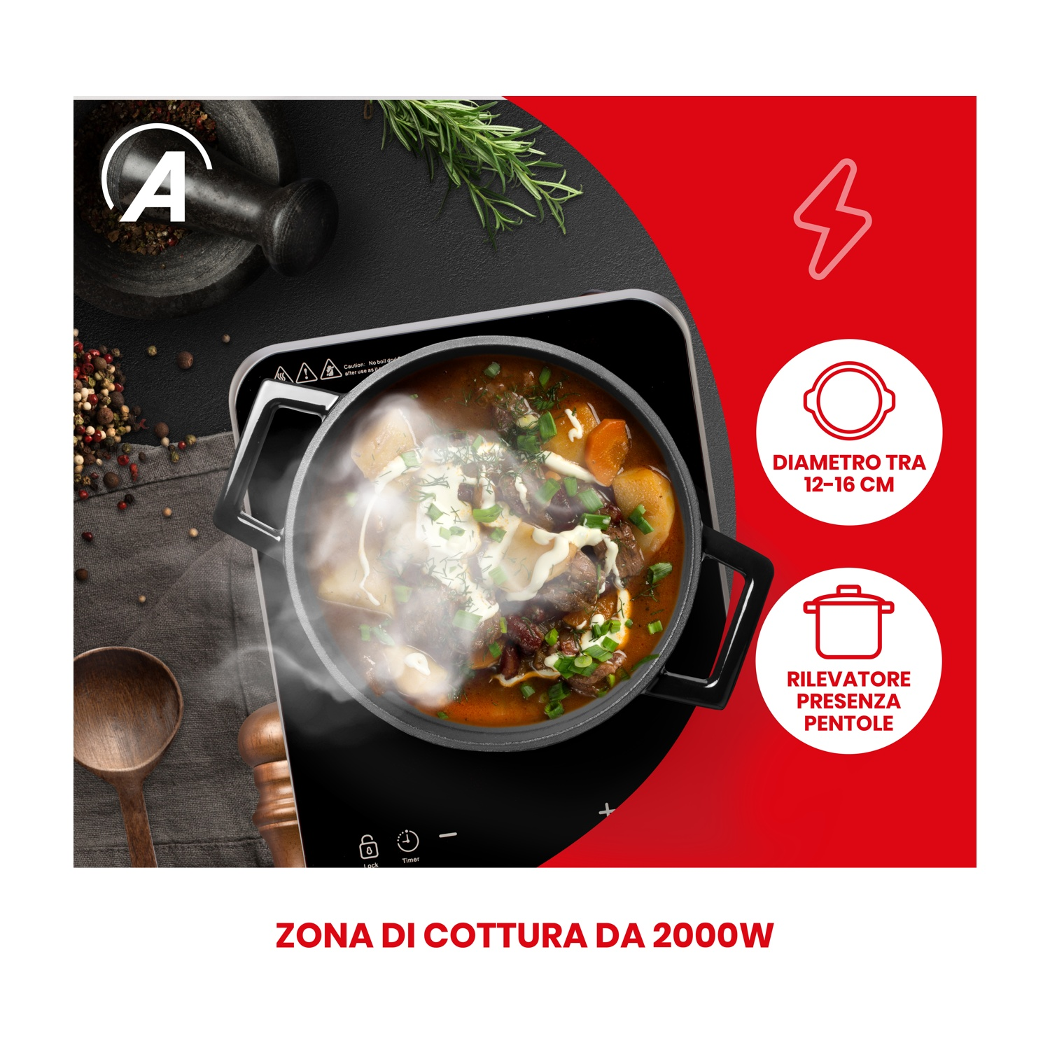 Pentola su piano cottura a induzione nero. Vapore dal cibo. Sfondo rosso con testo e icone.