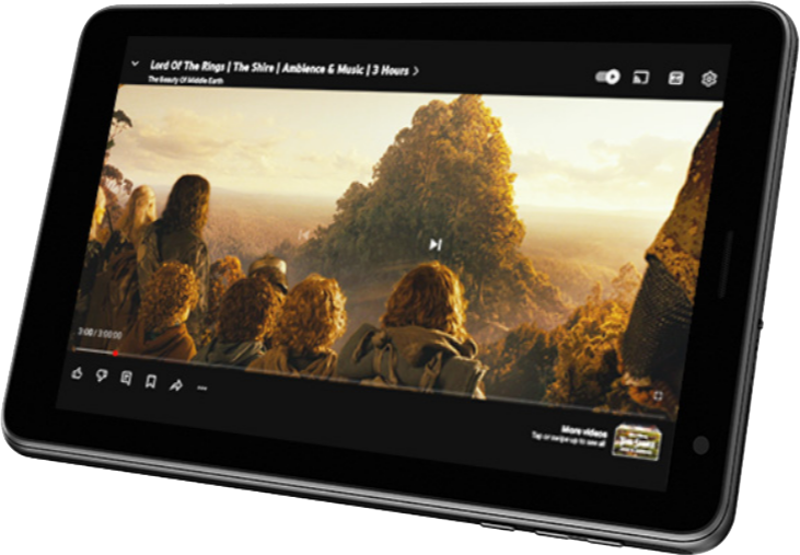 Táblagép videót játszik. Jelenet egy filmből. Fekete keret. Fehér háttér.