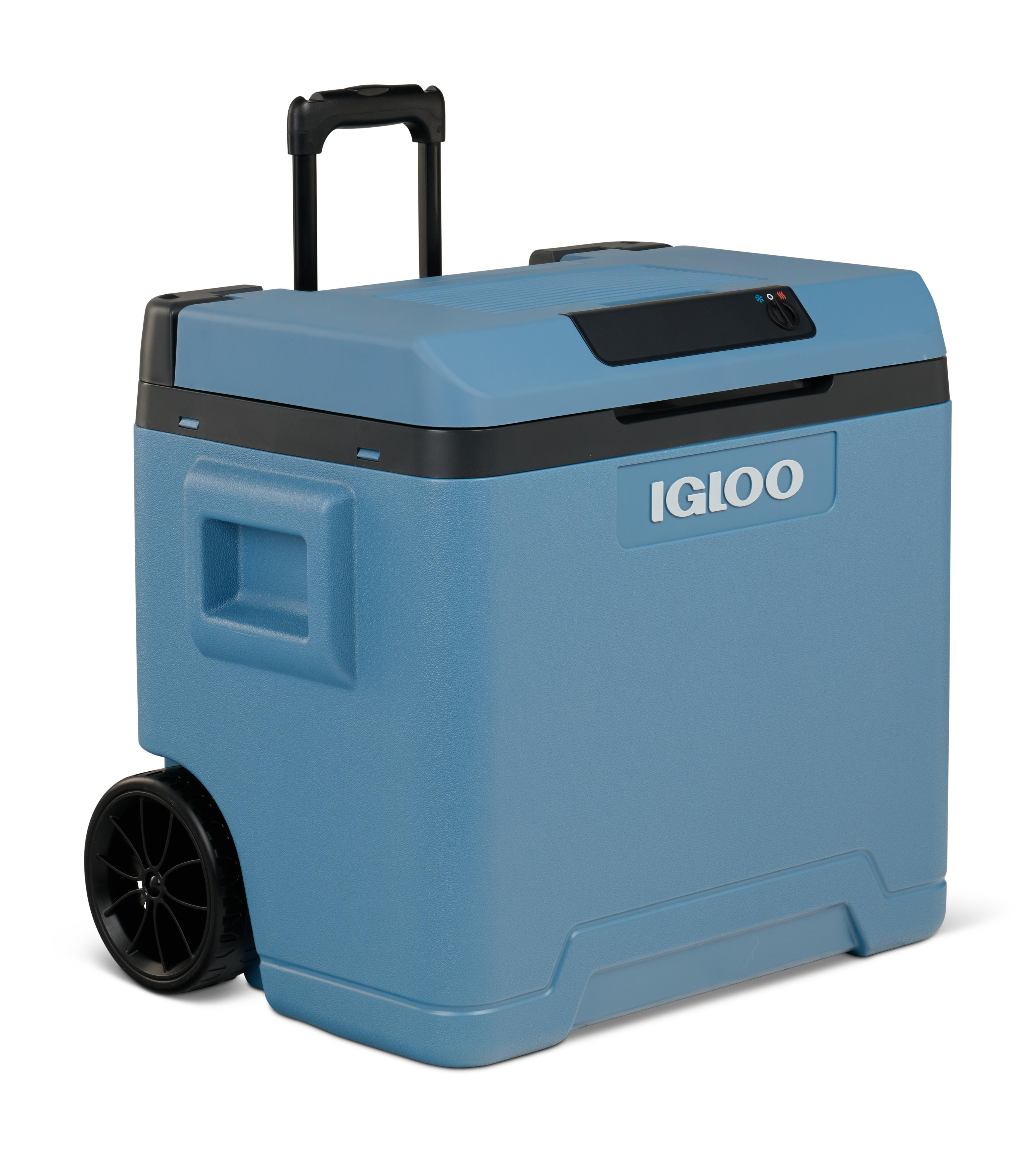 Blauer Igloo-Kühler mit schwarzem Griff und Rädern. Weißer Hintergrund.
