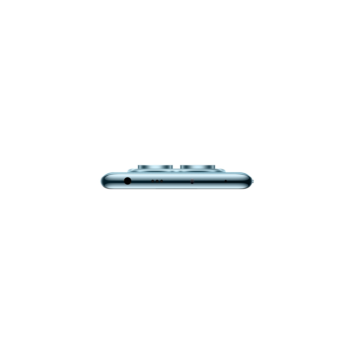 Bas du téléphone. Téléphone bleu avec trois trous et un port USB-C. Fond blanc.