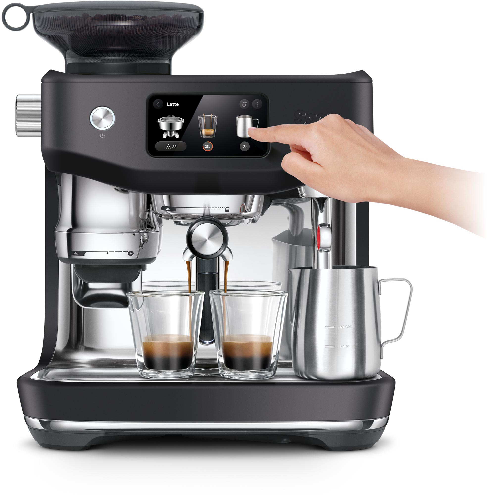Eszpresszógép, a kéz a latte gombot érinti.