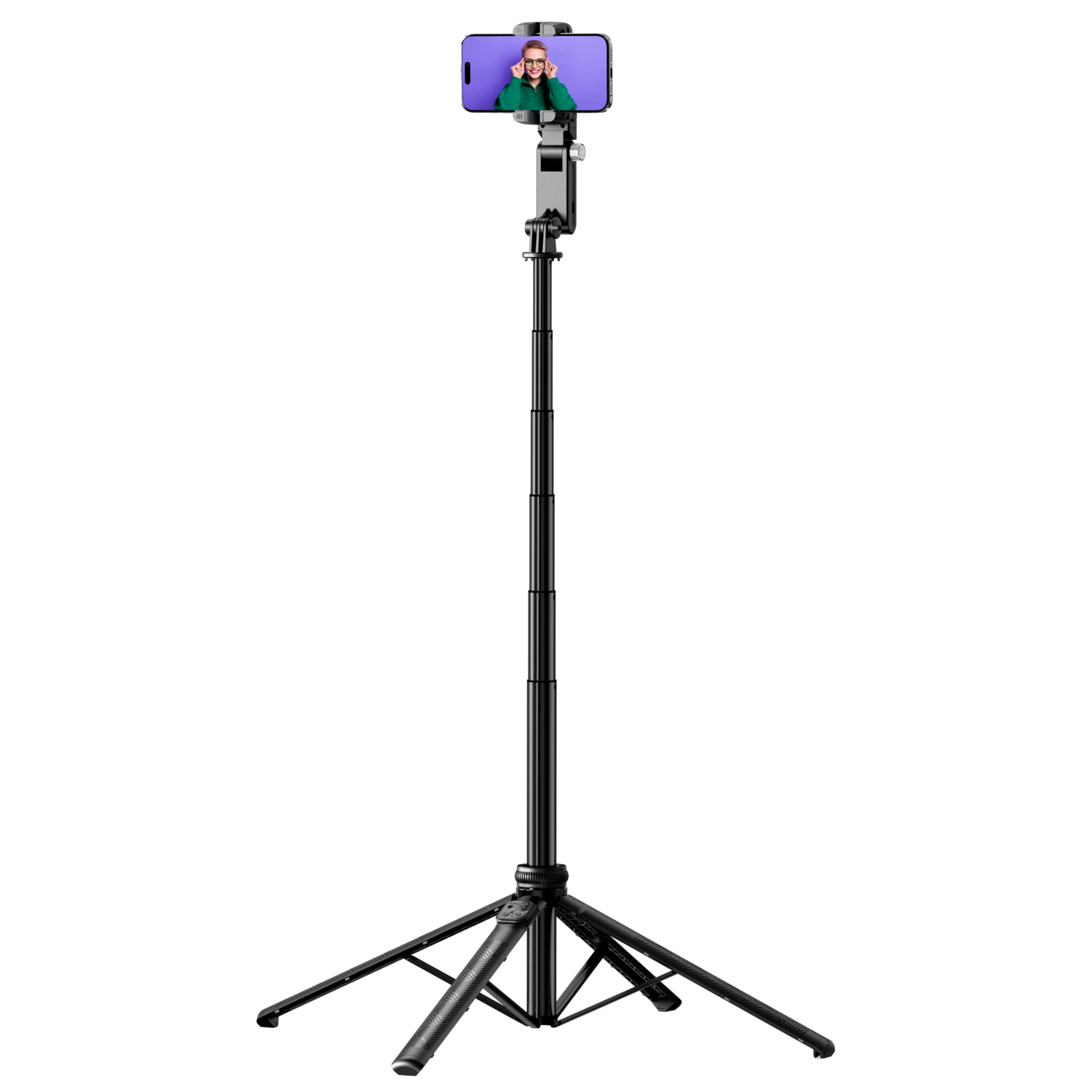 Zwarte selfiestick met smartphone erop, tegen een zwarte achtergrond.