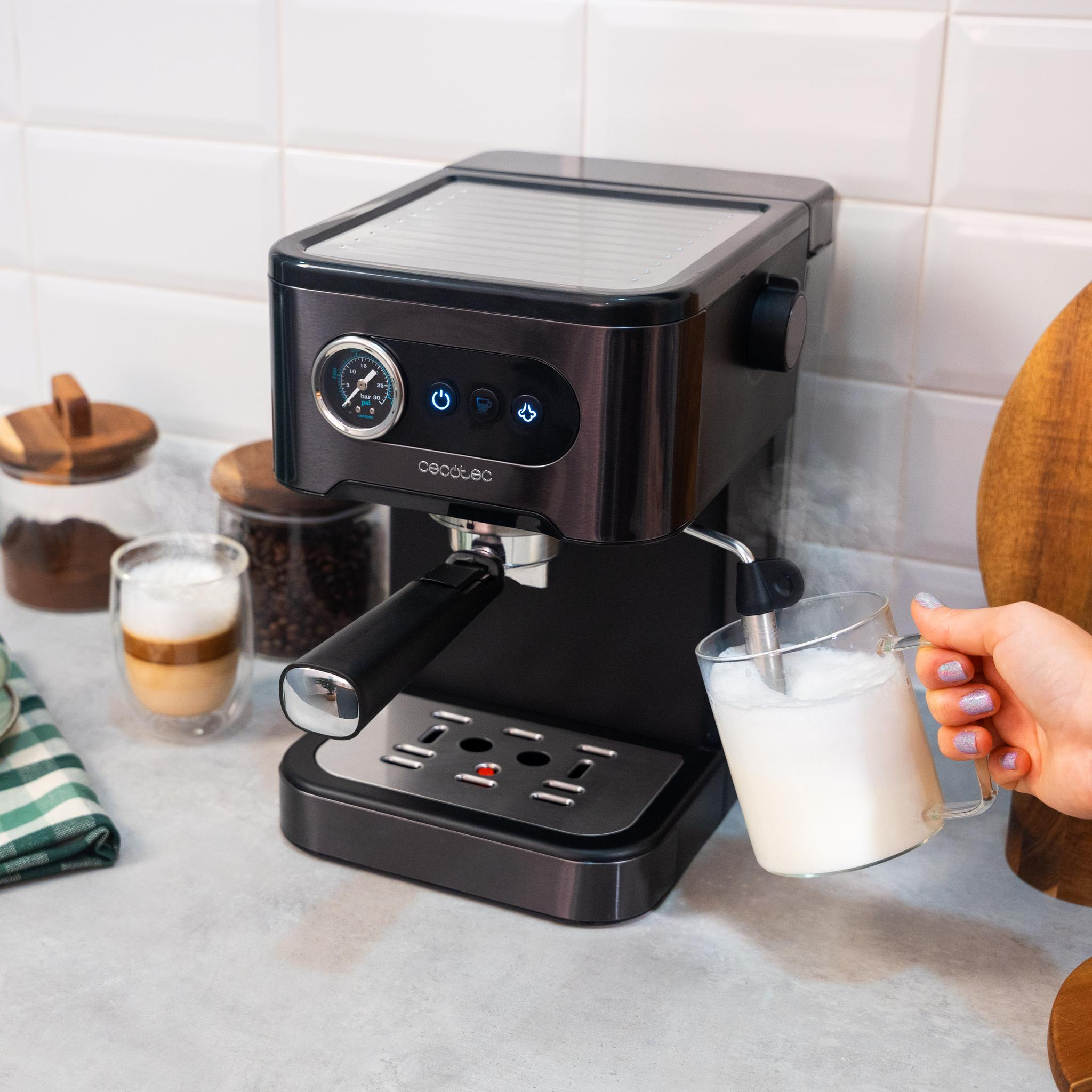 Máquina de espresso, mostrando el proceso de hacer café.