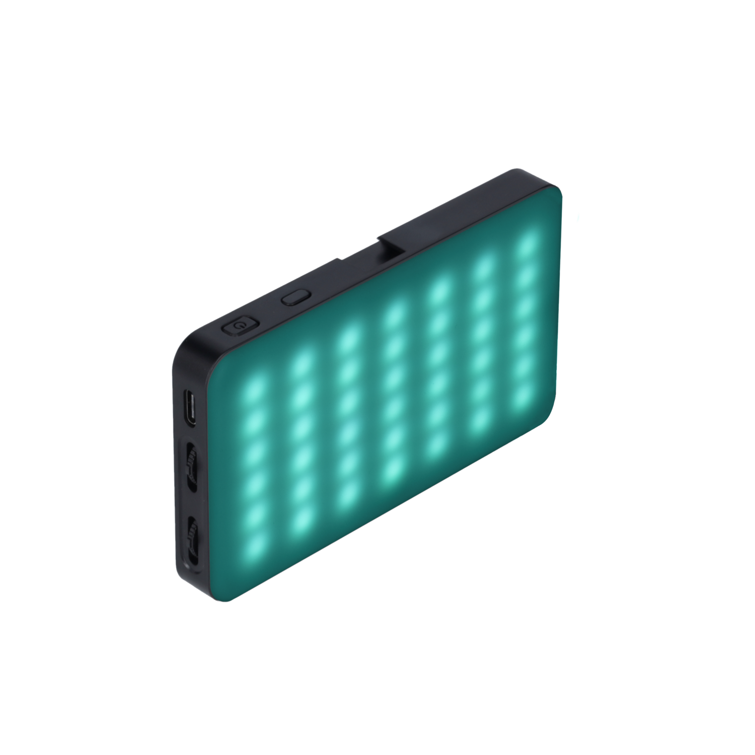 Zwart apparaat met veel groene LED's. Het heeft een USB-poort. Zwarte achtergrond.