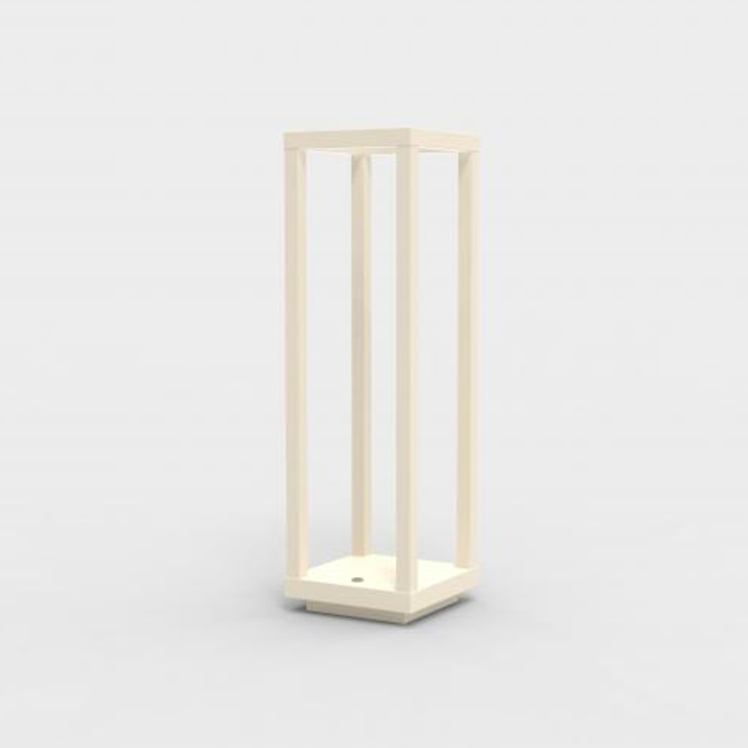 Apparecchio di illuminazione rettangolare color crema. Ha una base quadrata e quattro travi verticali.