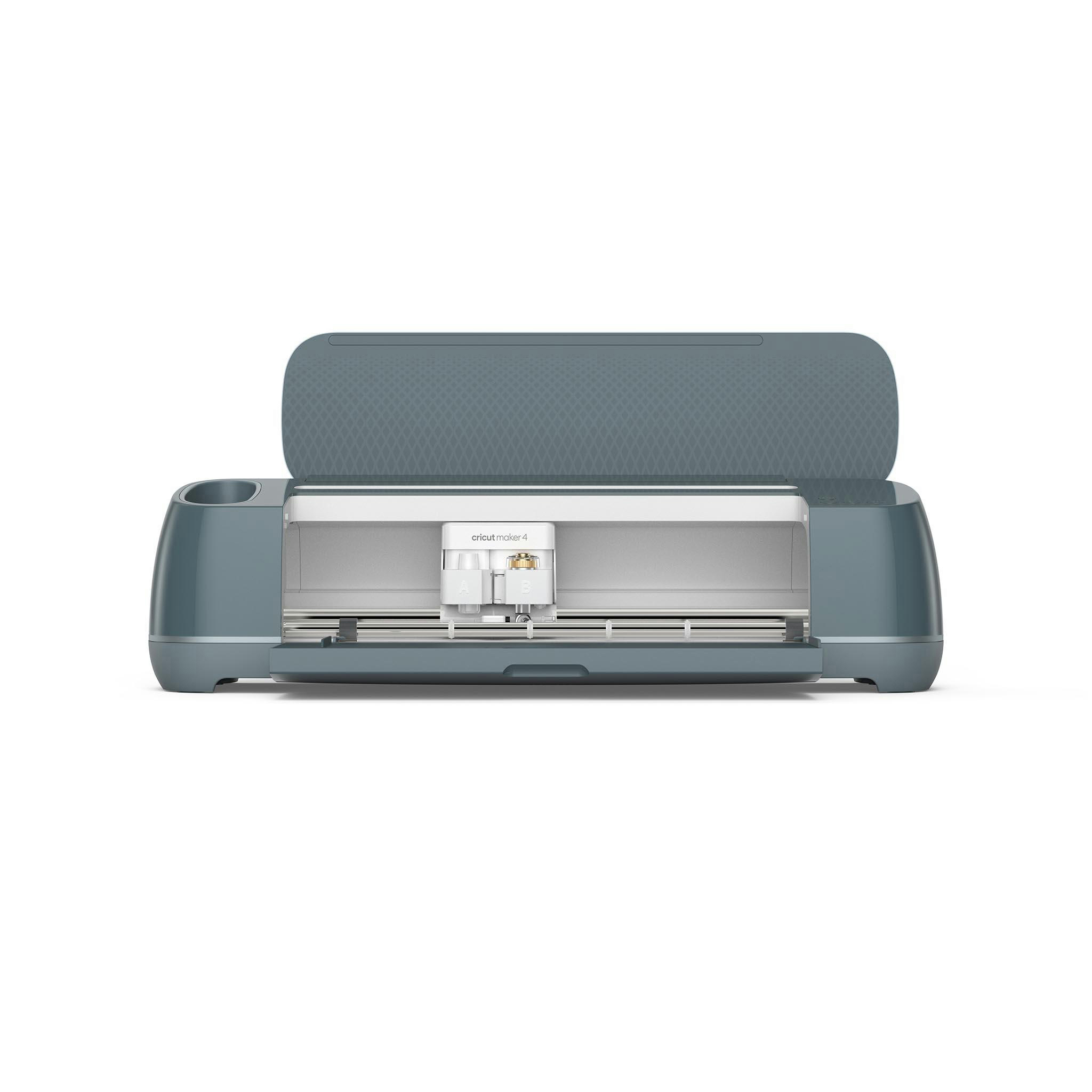Eine teal Cricut Maker 3 Maschine mit geöffnetem Deckel. Sie steht auf weißem Hintergrund.
