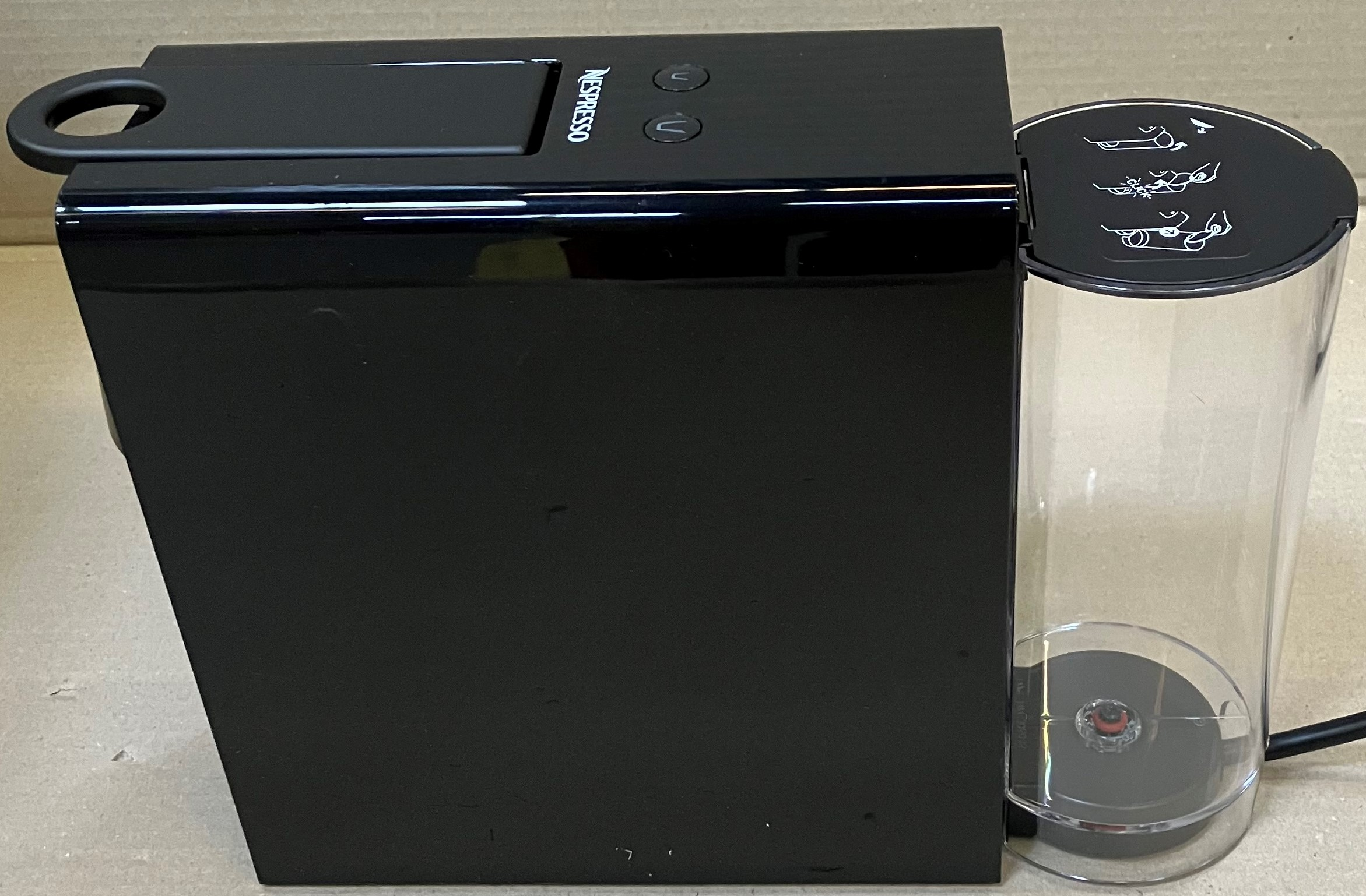 OUTLET - Ekspres na kapsułki KRUPS-NESPRESSO Essenza Mini XN1108 Czarny 