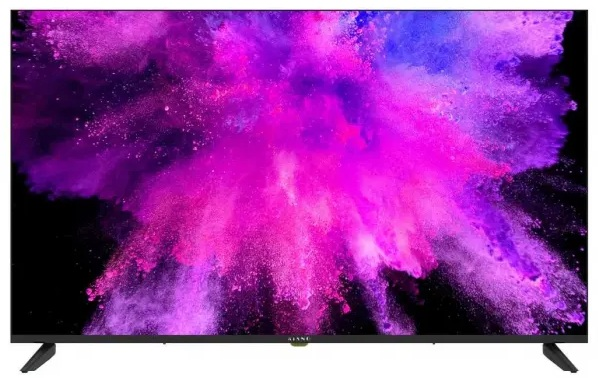 Duży ekran telewizora z plamą fioletowych i różowych kolorów na czarnym tle.