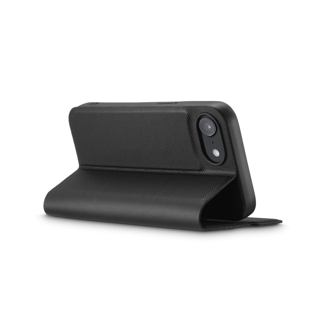 Schwarze Handyhülle geöffnet, zeigt das Telefon und die Kamera. Es ist auf einer weißen Oberfläche.