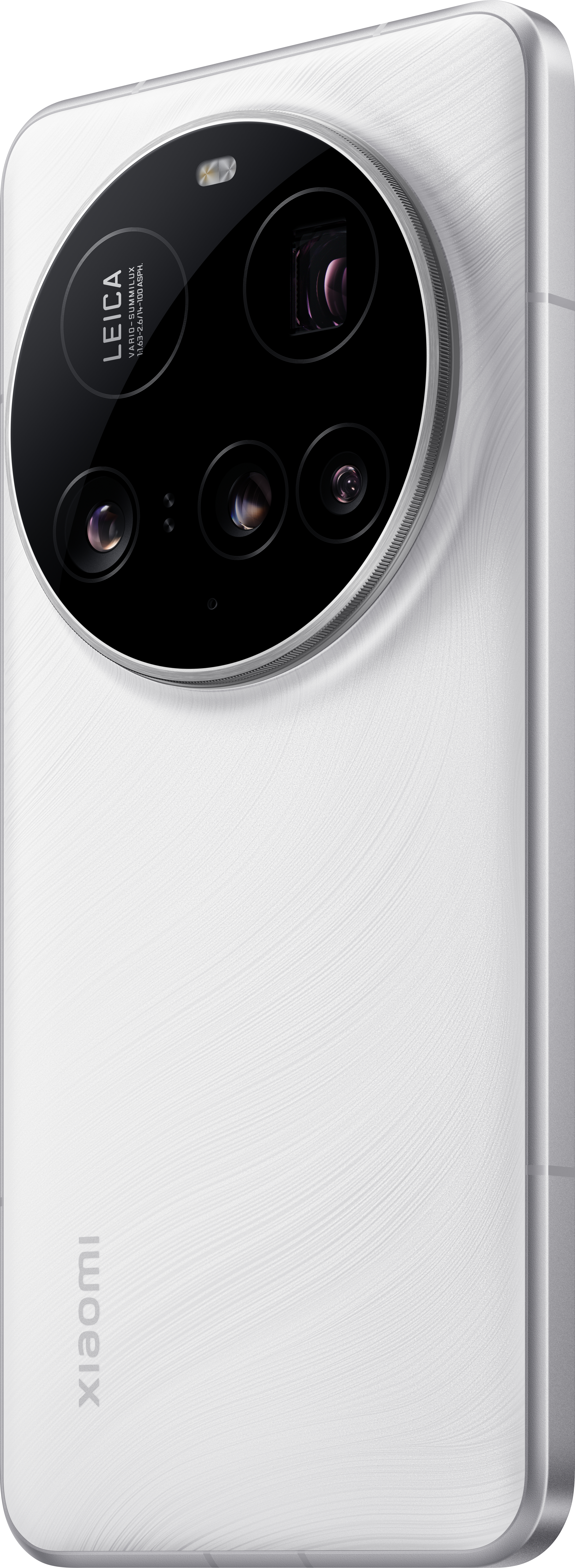 Ein weißes Smartphone mit großem Kameramodul auf der Rückseite. Das Leica-Logo ist sichtbar.