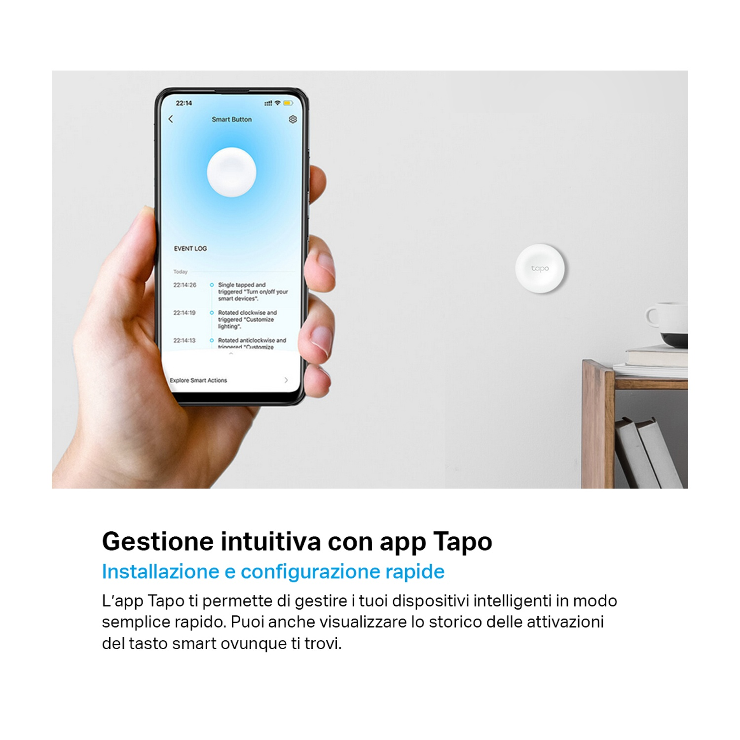 Persona che usa il telefono per controllare dispositivi smart home. Pulsante smart e scrivania.