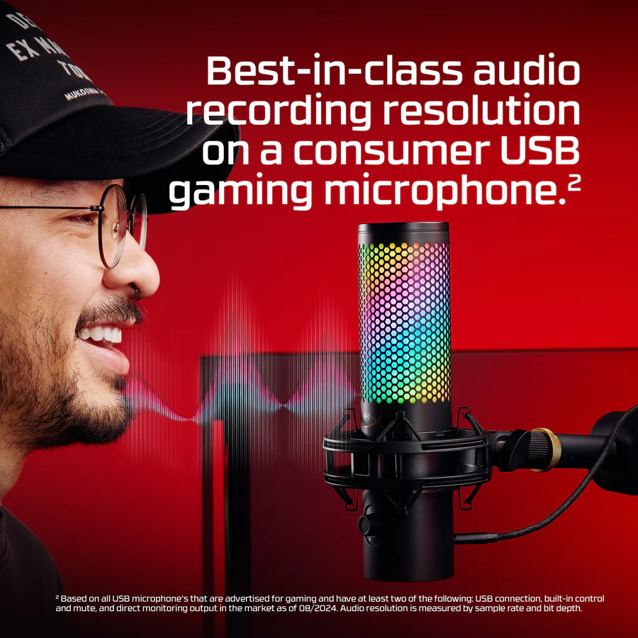 Egy férfi mikrofonba beszél, színes fénnyel, a szöveg: 'Best-in-Class audio recording resolution'.