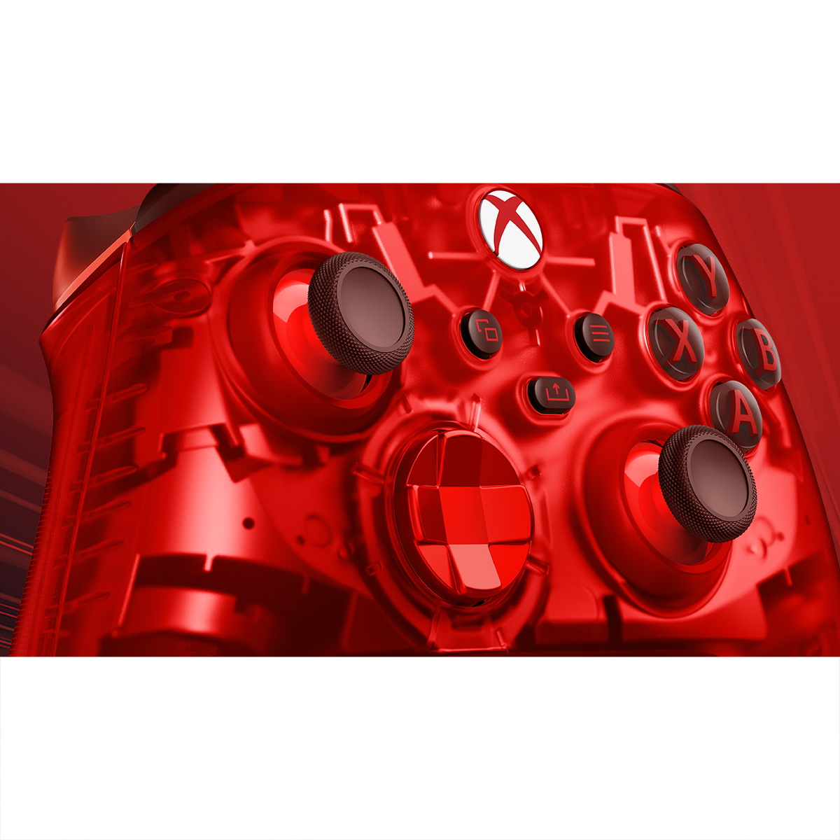 Siyah başparmak çubukları ve düğmeleri olan kırmızı Xbox denetleyicisi, şeffaf tasarım.