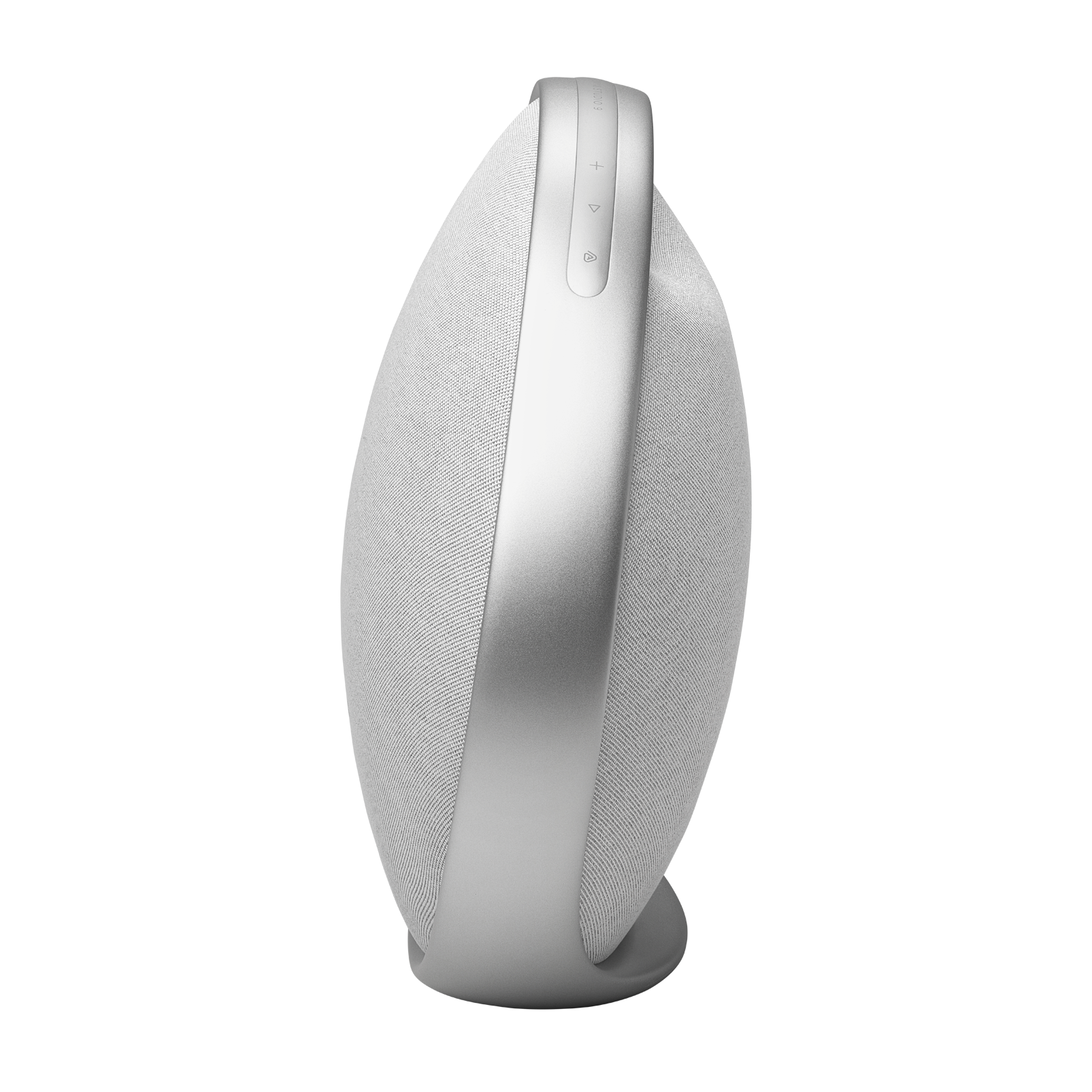 Üç lensli kamera ve Samsung logosu ile siyah bir telefonun arkasını gösteren görüntü.
