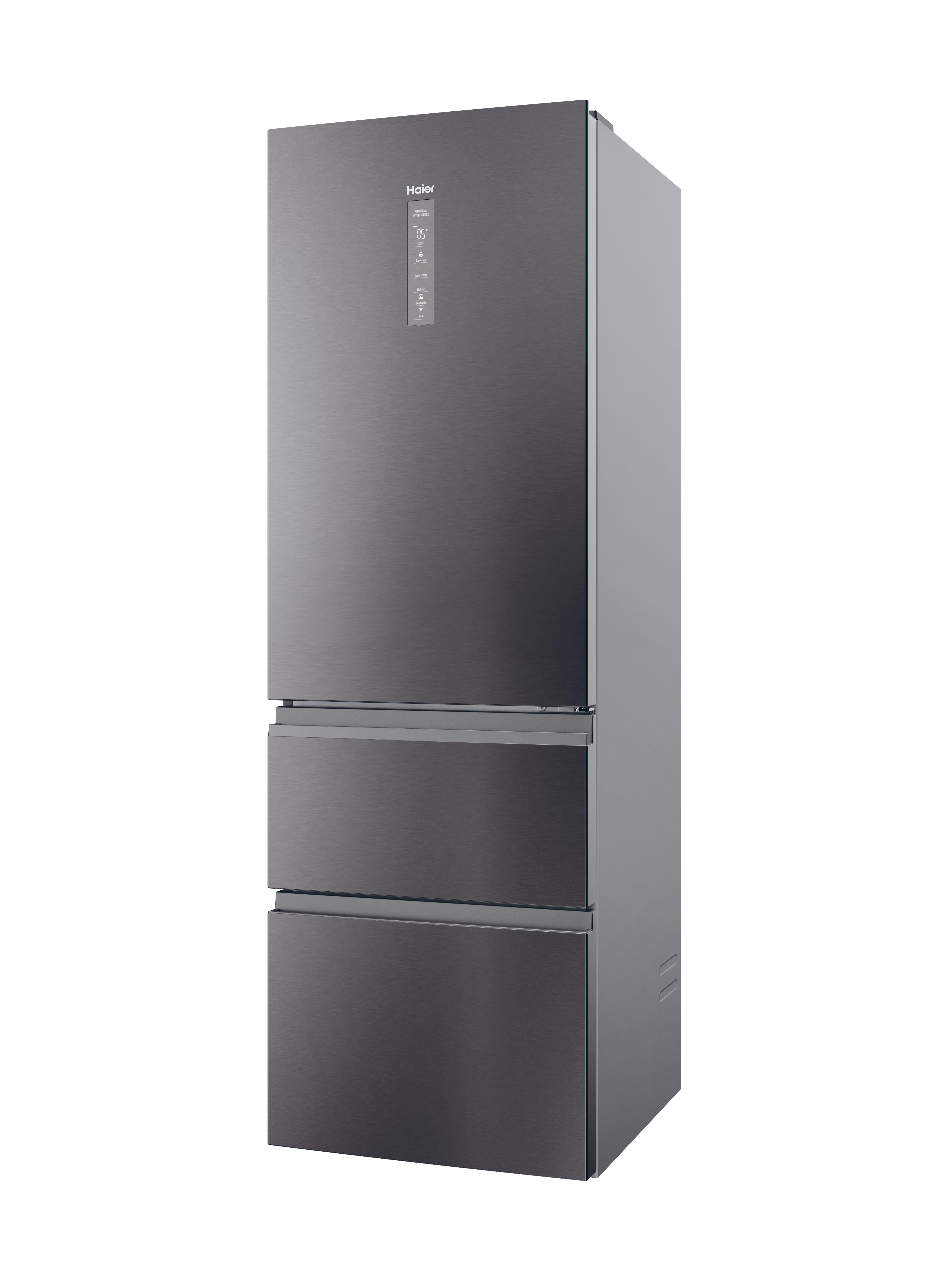 Ein dunkelgrauer Kühlschrank mit geschlossenen Türen. Der Hintergrund ist weiß.